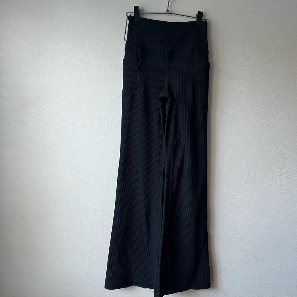ATHLETA Salutation Stash Rib Flare Leggings - Picture 2 of 12